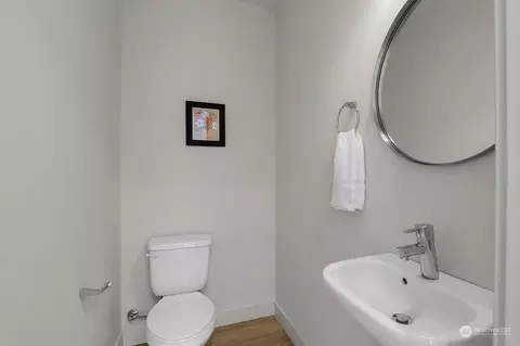 720 Summit Ave E, Seattle, WA 98102 photo 14