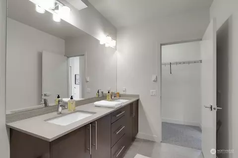720 Summit Ave E, Seattle, WA 98102 photo 12