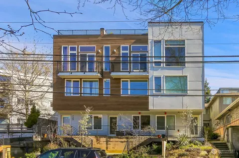 720 Summit Ave E, Seattle, WA 98102 photo 2
