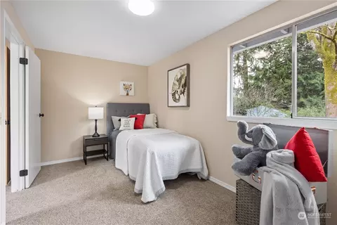 Bedroom - 2012 233rd St SE, Bothell, WA 98021 photo 7 of 11