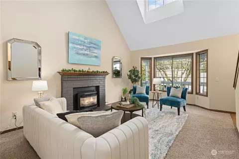 Living - 2012 233rd St SE, Bothell, WA 98021 photo 2 of 6