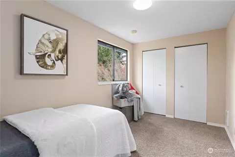 Bedroom - 2012 233rd St SE, Bothell, WA 98021 photo 6 of 11