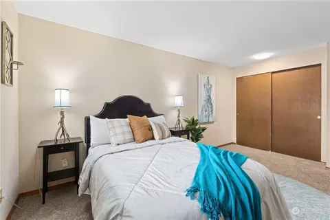 Bedroom - 2012 233rd St SE, Bothell, WA 98021 photo 4 of 11