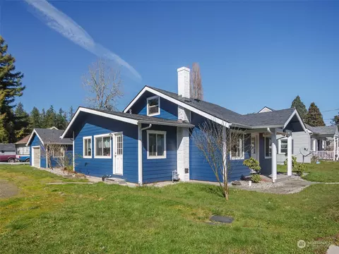 Exterior - 809 SE 1st St, Winlock, WA 98596 photo 5 of 6