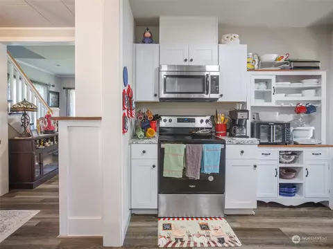 Kitchen - 809 SE 1st St, Winlock, WA 98596 photo 1 of 3