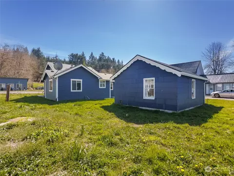 Exterior - 809 SE 1st St, Winlock, WA 98596 photo 3 of 6