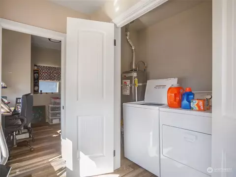 Other - 809 SE 1st St, Winlock, WA 98596 photo 5 of 6