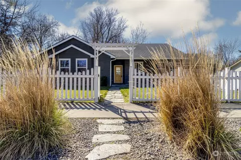 723 Woodbury Ln, Walla Walla, WA 99362