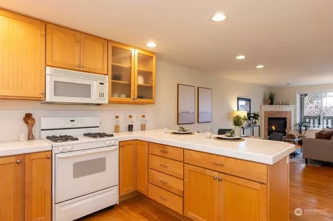1817 24th Ave #B, Seattle, WA 98122 photo 11