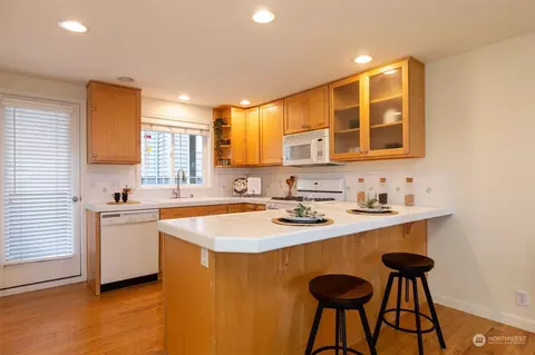 1817 24th Ave #B, Seattle, WA 98122 photo 10