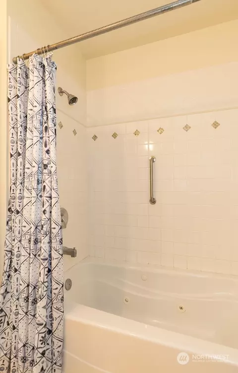 1817 24th Ave #B, Seattle, WA 98122 photo 18