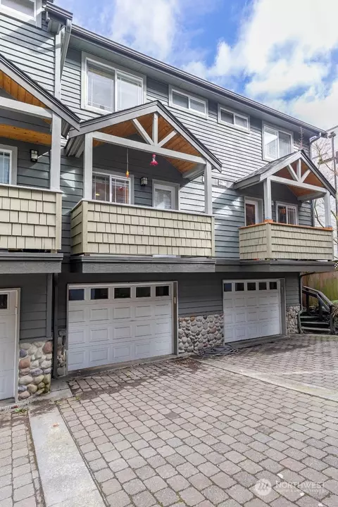 1817 24th Ave #B, Seattle, WA 98122 photo 2