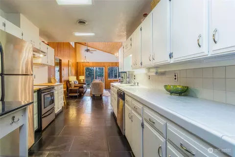 Kitchen - 207 Malcolm St, Walla Walla, WA 99362 photo 3 of 4