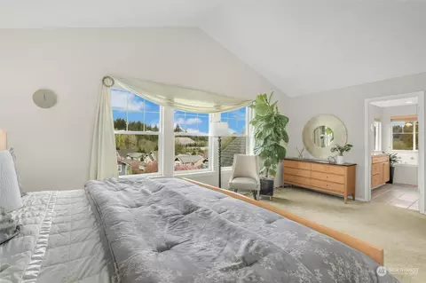 Bedroom - 10617 NE 173rd Pl, Bothell, WA 98011 photo 2 of 5