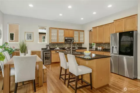 Kitchen - 10617 NE 173rd Pl, Bothell, WA 98011 photo 5 of 5