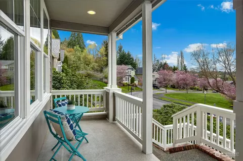 Exterior - 10617 NE 173rd Pl, Bothell, WA 98011 photo 3 of 9