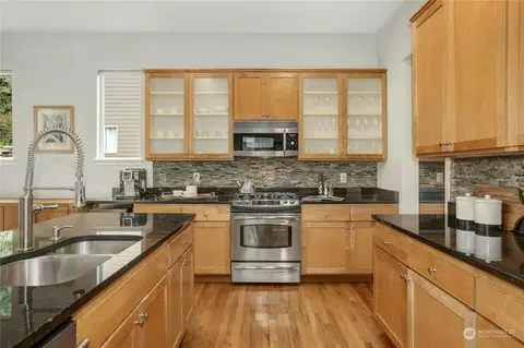 Kitchen - 10617 NE 173rd Pl, Bothell, WA 98011 photo 3 of 5