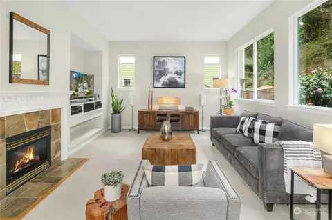 Living - 10617 NE 173rd Pl, Bothell, WA 98011 photo 2 of 4