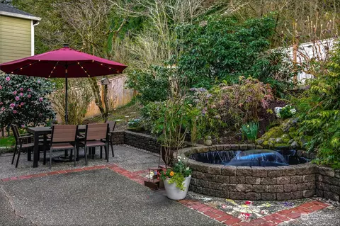 Exterior - 10617 NE 173rd Pl, Bothell, WA 98011 photo 5 of 9