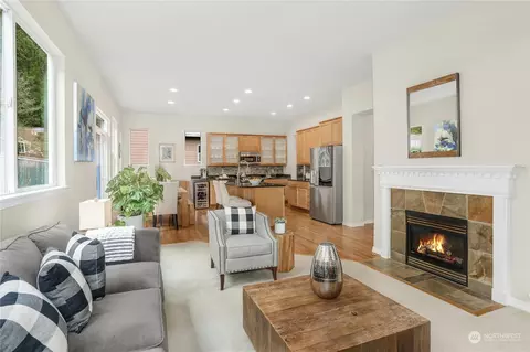 Living - 10617 NE 173rd Pl, Bothell, WA 98011 photo 4 of 4