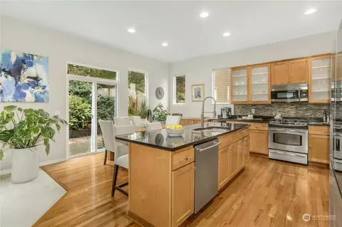 Kitchen - 10617 NE 173rd Pl, Bothell, WA 98011 photo 4 of 5