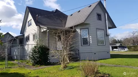 904 2nd St, Cosmopolis, WA 98537