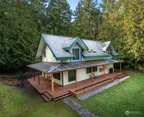 7000 Seawitch Ln NW, Seabeck, WA 98380