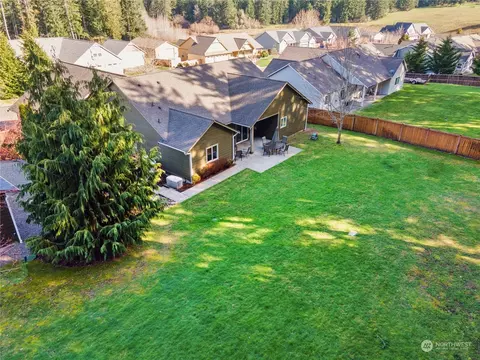 Exterior - 8943 Fox Ridge Ln SE, Olympia, WA 98513 photo 5 of 6