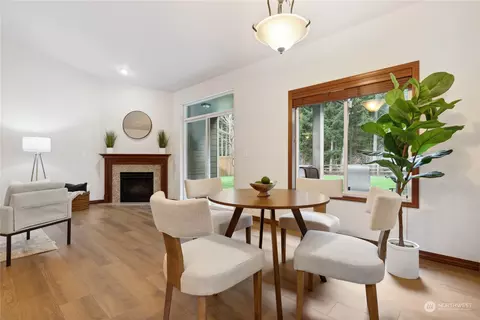 Dining - 8943 Fox Ridge Ln SE, Olympia, WA 98513 photo 6 of 8