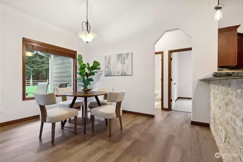 Dining - 8943 Fox Ridge Ln SE, Olympia, WA 98513 photo 7 of 8