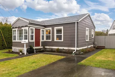 1408 W Connecticut St, Bellingham, WA 98225