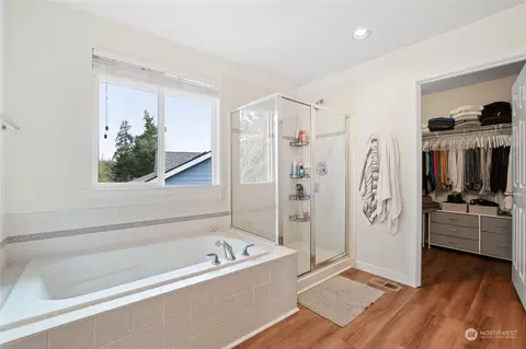 Bath - 107 202nd St SE, Bothell, WA 98012 photo 3 of 4