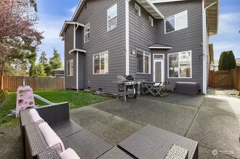 Exterior - 107 202nd St SE, Bothell, WA 98012 photo 4 of 8
