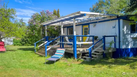 14 Diane Cir, Point Roberts, WA 98281