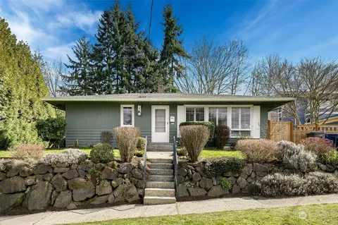 6736 104th Ave NE, Kirkland, WA 98033
