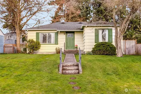 2727 Sylvan Dr W, University Place, WA 98466