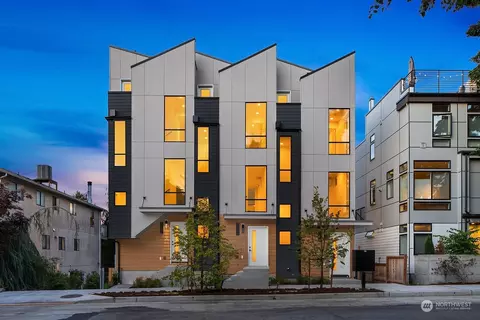 9210 B Roosevelt Way NE, Seattle, WA 98115
