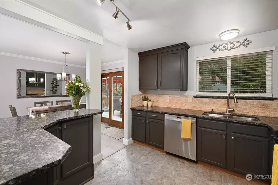 Kitchen - 4724 132nd Pl SE, Mill Creek, WA 98012 photo 3 of 4