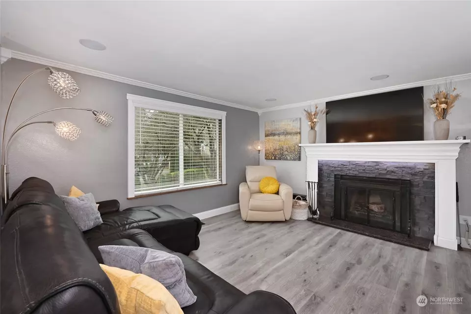 Living - 4724 132nd Pl SE, Mill Creek, WA 98012 photo 1 of 2