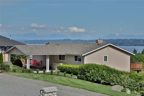 4664 Andre Pl, Clinton, WA 98236
