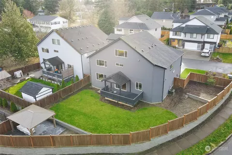 2 213th St SW, Bothell, WA 98021
