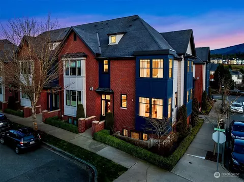 1105 NE High St, Issaquah, WA 98029