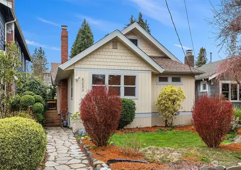5233 Kensington Pl N, Seattle, WA 98103