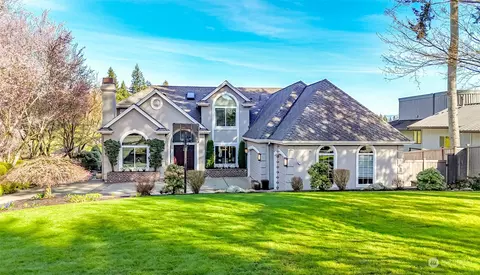 3305 204th Avenue Ct E, Lake Tapps, WA 98391