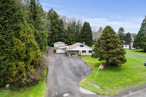 174 State Route 105, Raymond, WA 98577