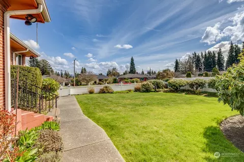 View/Area - 1318 50th St SE, Everett, WA 98203 photo 3 of 6