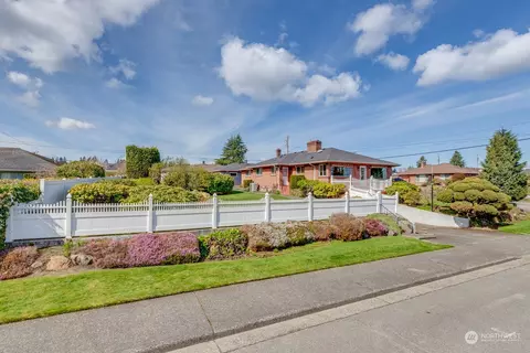 View/Area - 1318 50th St SE, Everett, WA 98203 photo 2 of 6