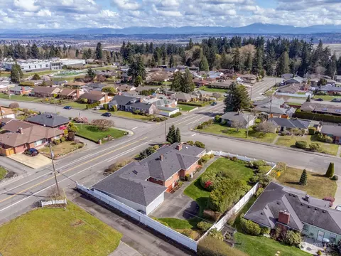 View/Area - 1318 50th St SE, Everett, WA 98203 photo 4 of 6