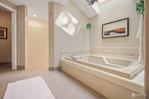 Bath - 1828 142nd St SE, Mill Creek, WA 98012 photo 4 of 5