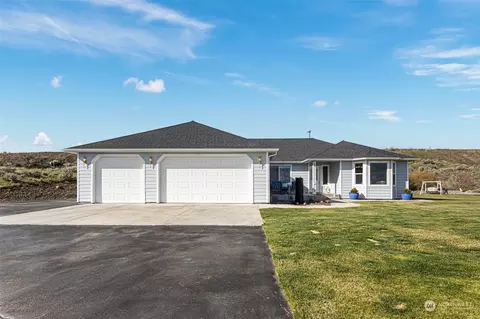 2546 208 Rd NE, Soap Lake, WA 98851